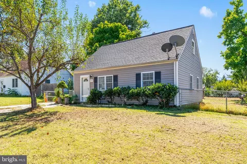 121 Cabbel Dr, Manassas Park, VA 20111