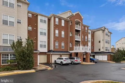 9710 Handerson Pl UNIT 302, Manassas Park, VA 20111