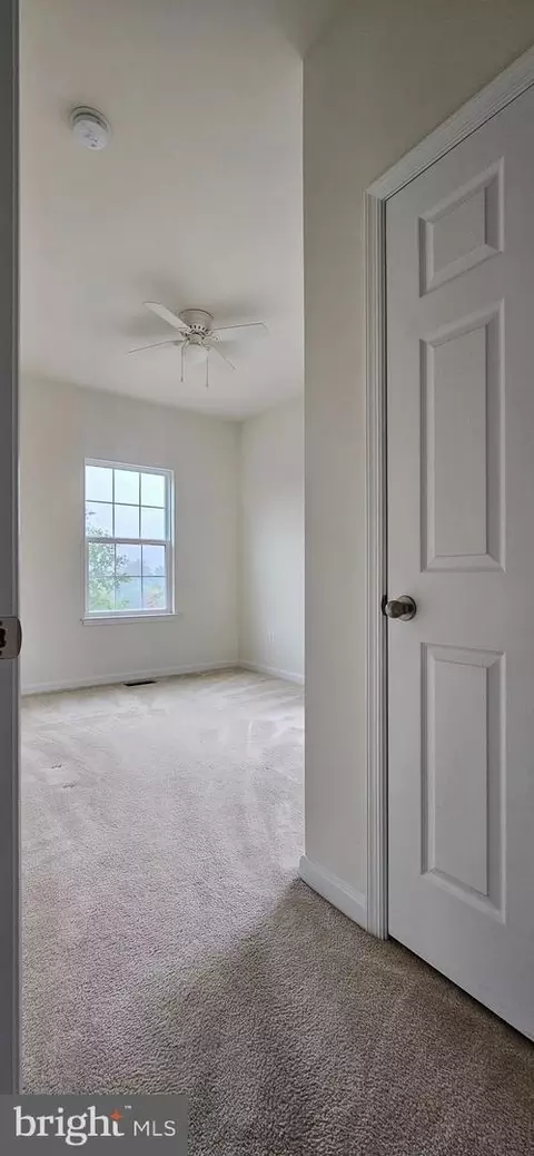 Entry Way - 9010 Belo Gate Dr, Manassas Park, VA 20111 photo 12 of 13