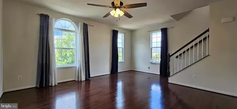 Living - 9010 Belo Gate Dr, Manassas Park, VA 20111 photo 1 of 2