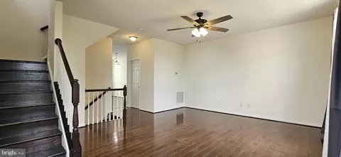 Living - 9010 Belo Gate Dr, Manassas Park, VA 20111 photo 2 of 2