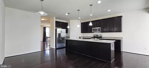 Entry Way - 9010 Belo Gate Dr, Manassas Park, VA 20111 photo 7 of 13