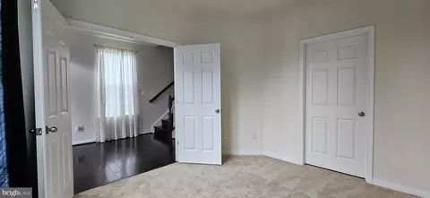 Entry Way - 9010 Belo Gate Dr, Manassas Park, VA 20111 photo 4 of 13