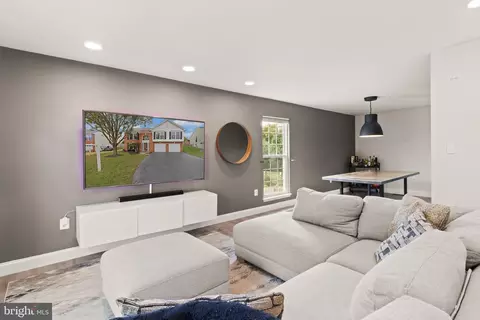 9305 Shannon St, Manassas Park, VA 20111