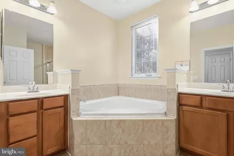 Bath - 9800 Pickens Pl, Manassas Park, VA 20111 photo 2 of 3
