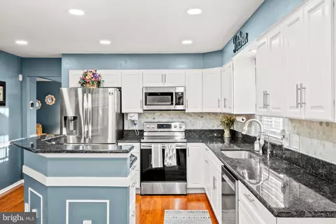 Kitchen - 9302 Nancy St, Manassas Park, VA 20111 photo 4 of 6