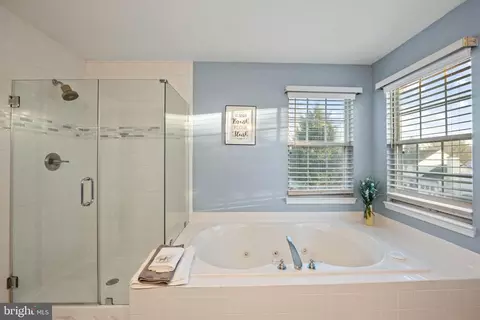 Bath - 9302 Nancy St, Manassas Park, VA 20111 photo 2 of 6