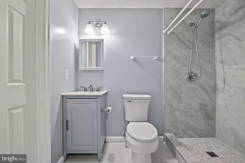 Bath - 9302 Nancy St, Manassas Park, VA 20111 photo 6 of 6