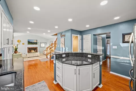 Kitchen - 9302 Nancy St, Manassas Park, VA 20111 photo 6 of 6