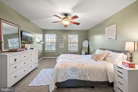 Bedroom - 9302 Nancy St, Manassas Park, VA 20111 photo 2 of 5