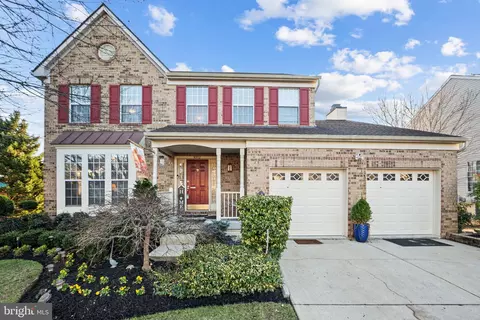 9302 Nancy St, Manassas Park, VA 20111
