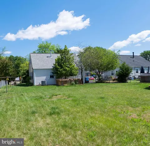 Exterior - 163 Scott Dr, Manassas Park, VA 20111 photo 2 of 5