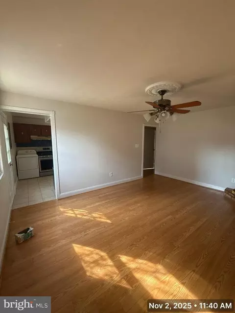 Living - 163 Scott Dr, Manassas Park, VA 20111 photo 4 of 5