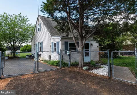 163 Scott Dr, Manassas Park, VA 20111