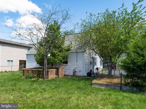 Exterior - 163 Scott Dr, Manassas Park, VA 20111 photo 5 of 5