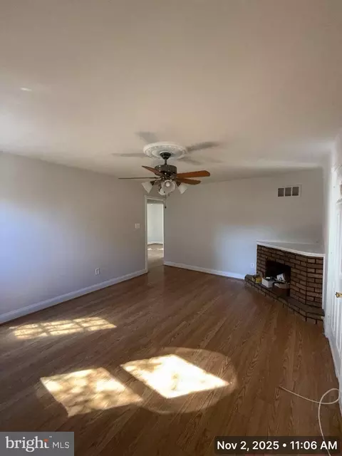 Living - 163 Scott Dr, Manassas Park, VA 20111 photo 1 of 5