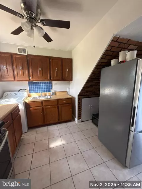 Kitchen - 163 Scott Dr, Manassas Park, VA 20111 photo 1 of 3