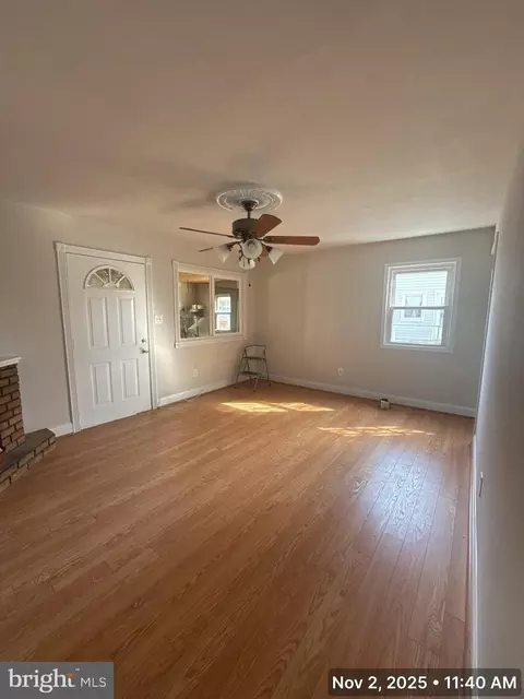 Living - 163 Scott Dr, Manassas Park, VA 20111 photo 3 of 5