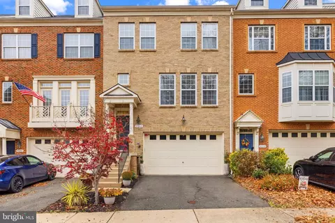 9842 Pickens Pl, Manassas Park, VA 20111