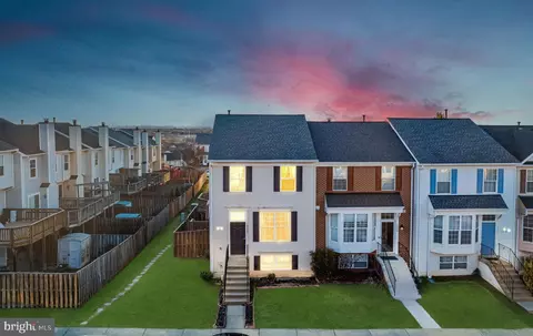 9242 Jessica Dr, Manassas Park, VA 20111