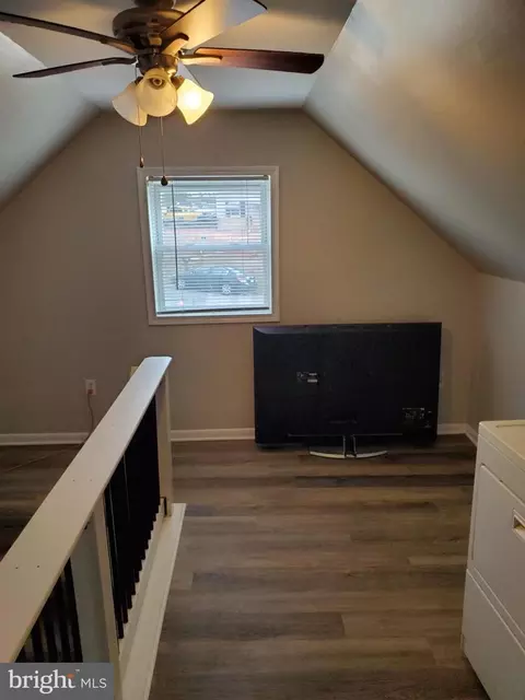 Entry Way - 232 Cabbel Dr, Manassas Park, VA 20111 photo 2 of 5