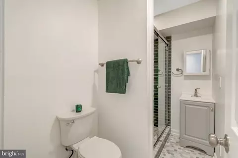 Bath - 122 Scott Dr, Manassas Park, VA 20111 photo 1 of 8