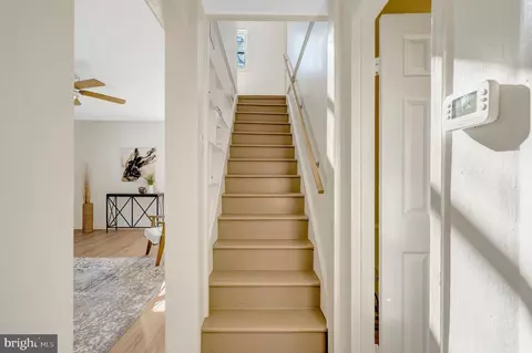 Entry Way - 122 Scott Dr, Manassas Park, VA 20111 photo 5 of 7