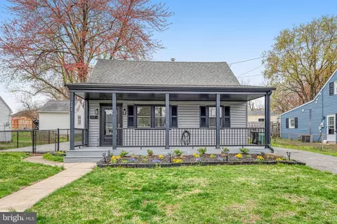 122 Scott Dr, Manassas Park, VA 20111