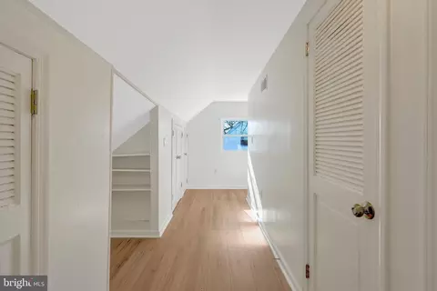 Entry Way - 122 Scott Dr, Manassas Park, VA 20111 photo 7 of 7