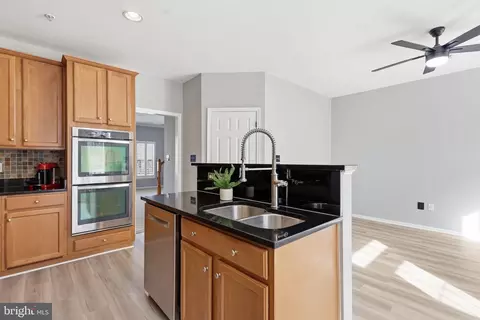 Kitchen - 9826 Pickens Pl, Manassas Park, VA 20111 photo 2 of 3