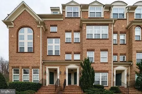 Exterior - 9826 Pickens Pl, Manassas Park, VA 20111 photo 9 of 9