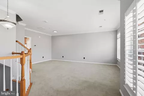 Living - 9826 Pickens Pl, Manassas Park, VA 20111 photo 2 of 6