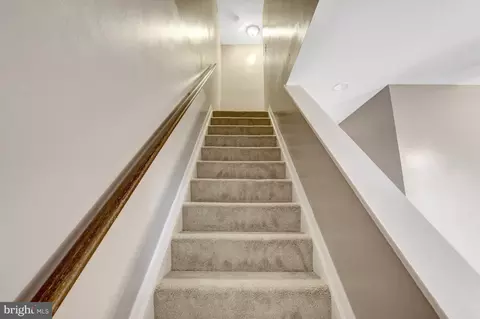 Entry Way - 8667 Madera Ct, Manassas Park, VA 20111 photo 4 of 7