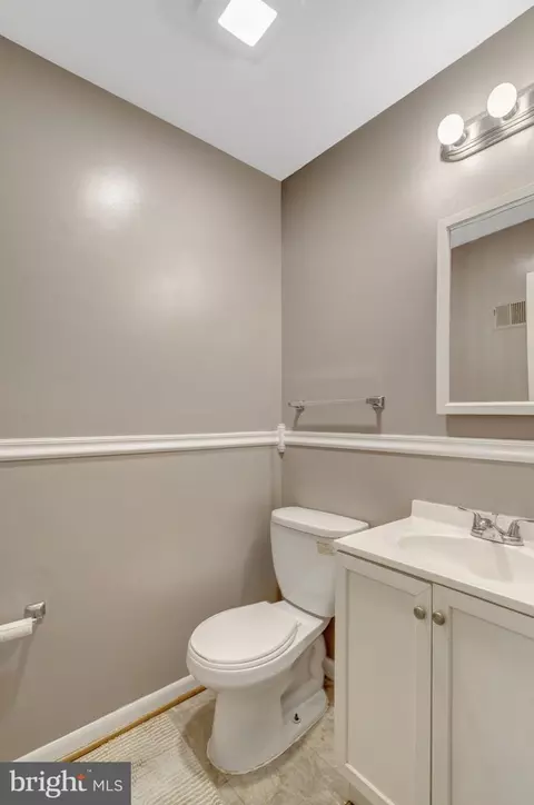 Bath - 8667 Madera Ct, Manassas Park, VA 20111 photo 1 of 3