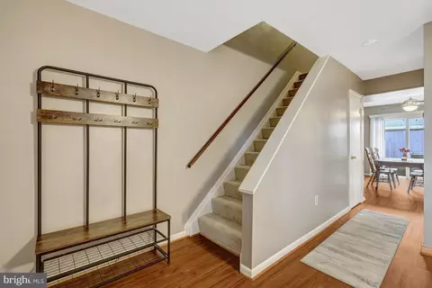 Entry Way - 8667 Madera Ct, Manassas Park, VA 20111 photo 3 of 7