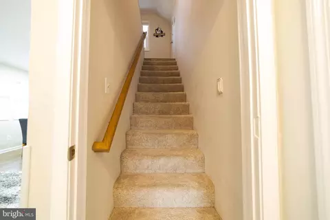 Entry Way - 115 Travis St, Manassas, VA 20111 photo 8 of 13