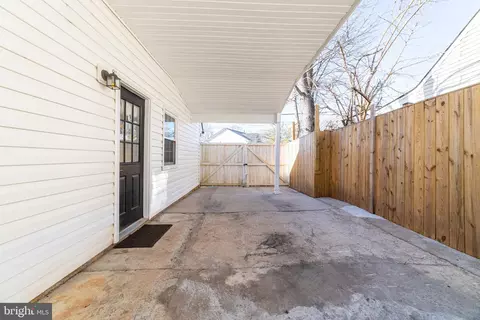 Exterior - 115 Travis St, Manassas, VA 20111 photo 5 of 6