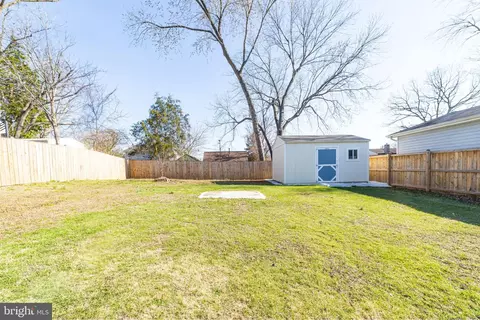 Exterior - 115 Travis St, Manassas, VA 20111 photo 3 of 6