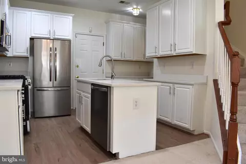 Kitchen - 9508 Walker Way, Manassas Park, VA 20111 photo 3 of 5