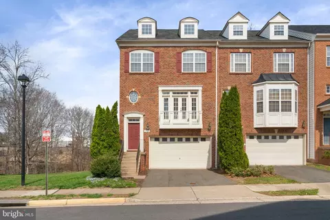 9766 Corbett Cir, Manassas Park, VA 20111