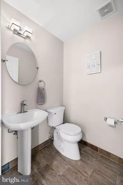 Bath - 9219 Stephanie St, Manassas Park, VA 20111 photo 1 of 11