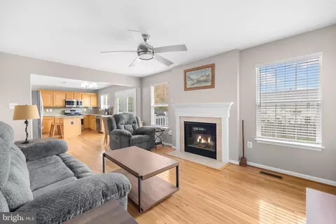 Living - 9219 Stephanie St, Manassas Park, VA 20111 photo 3 of 3