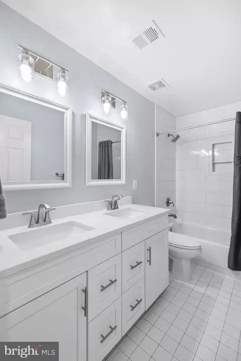 Bath - 9219 Stephanie St, Manassas Park, VA 20111 photo 8 of 11