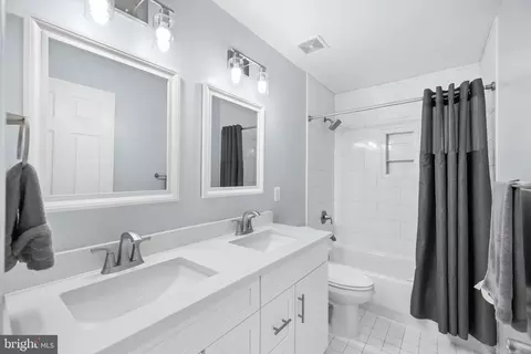 Bath - 9219 Stephanie St, Manassas Park, VA 20111 photo 7 of 11