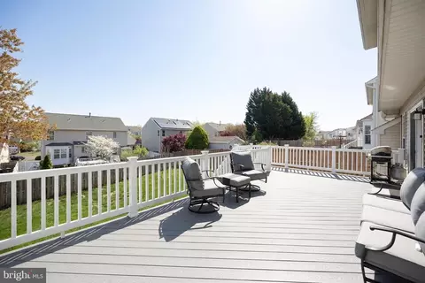 Exterior - 9219 Stephanie St, Manassas Park, VA 20111 photo 3 of 15