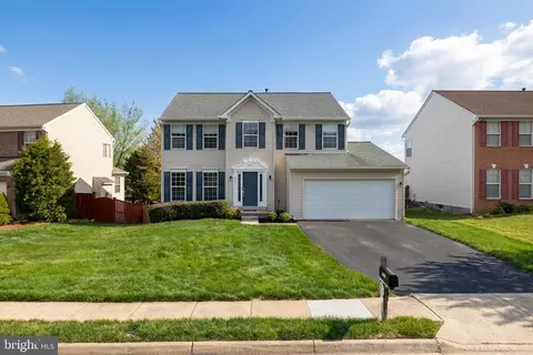 9219 Stephanie St, Manassas Park, VA 20111