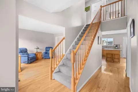 Entry Way - 9219 Stephanie St, Manassas Park, VA 20111 photo 1 of 8