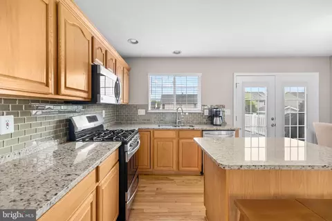 Kitchen - 9219 Stephanie St, Manassas Park, VA 20111 photo 4 of 5
