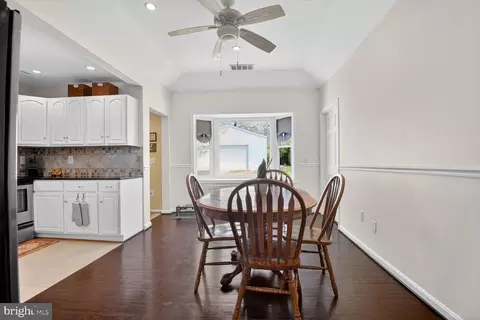 Entry Way - 134 Evans St, Manassas Park, VA 20111 photo 8 of 8