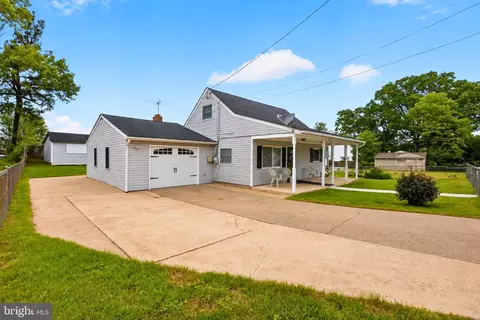 125 Tremont St, Manassas Park, VA 20111